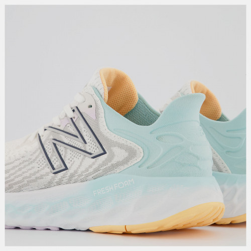 Женские кроссовки New Balance Fresh Foam 1080v11
