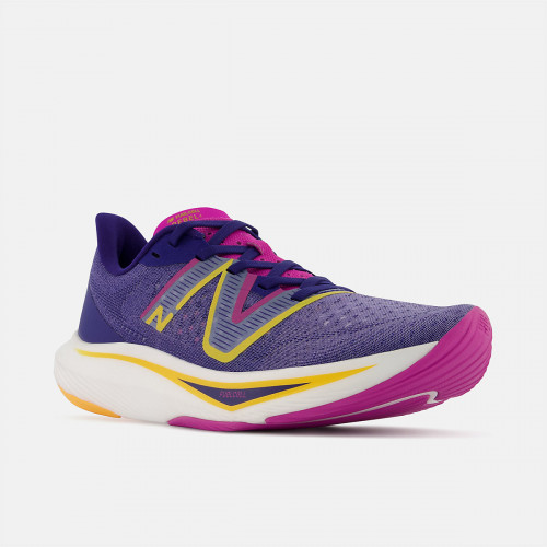 Женские кроссовки New Balance FuelCell Rebel v3
