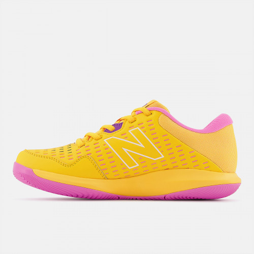 Женские кроссовки New Balance 696v4