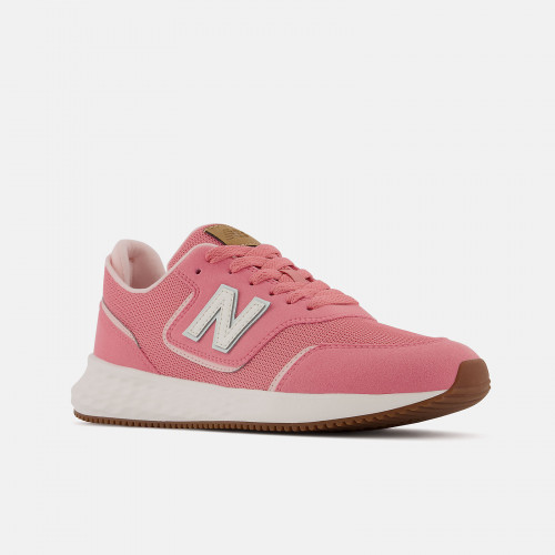 Женские кроссовки New Balance Fresh Foam X70
