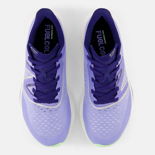 Женские кроссовки New Balance FuelCell Rebel v3