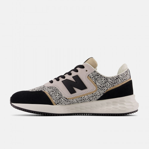 Женские кроссовки New Balance Fresh Foam X70