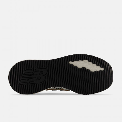 Женские кроссовки New Balance Fresh Foam X70
