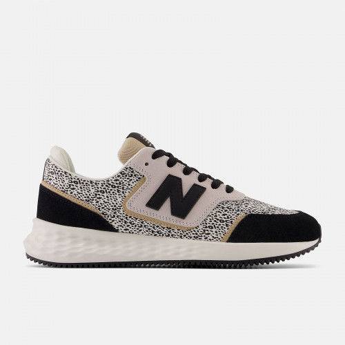 Женские кроссовки New Balance Fresh Foam X70